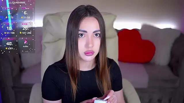 OliviaMoore  online show from 25, 2, 2026