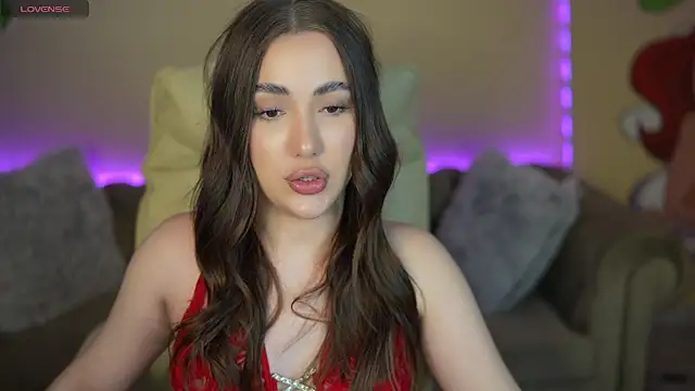 Snapshot of OliviaMoore_ chatting on 19, 6, 2026 OliviaMoore online show from 19, 6, 2026