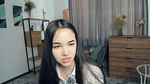 AvantgardAlone online show from 11, 2, 2026