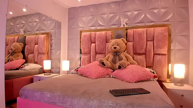 Paris Velvet online show from 9, 2, 2026