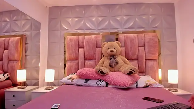 Paris Velvet online show from 26, 3, 2026