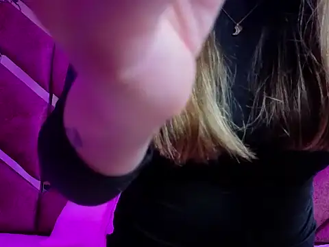 EmberCooper  online show from 17, 4, 2026