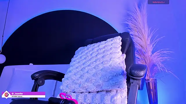 lunamiller 01 online show from 15, 4, 2026