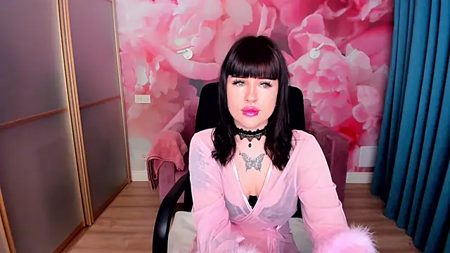 Snapshot of LuxSiren chatting on 23, 2, 2026 LuxSiren online show from 23, 2, 2026