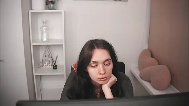 Snapshot of GinnyKittle chatting on 1, 3, 2026 GinnyKittle online show from 1, 3, 2026