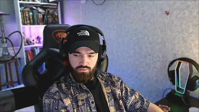 Snapshot of _Mostly_ chatting on 5, 3, 2026 Mostly online show from 5, 3, 2026