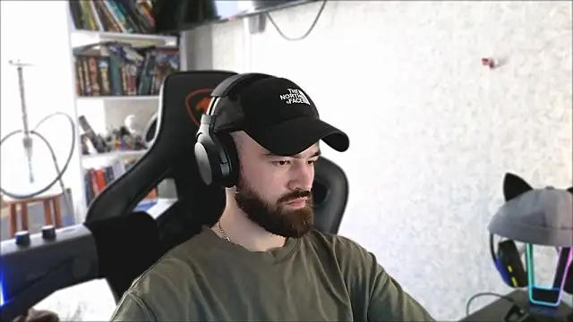 Snapshot of _Mostly_ chatting on 27, 3, 2026 Mostly online show from 27, 3, 2026