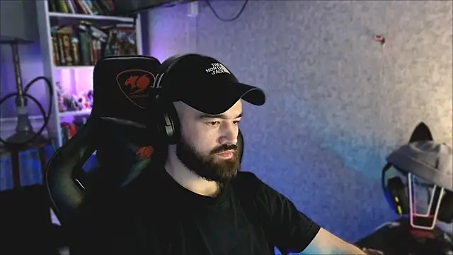 Snapshot of _Mostly_ chatting on 29, 3, 2026 Mostly online show from 29, 3, 2026