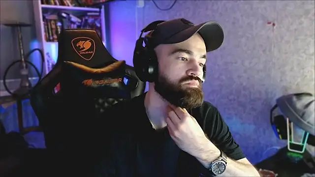 Snapshot of _Mostly_ chatting on 10, 4, 2026 Mostly online show from 10, 4, 2026