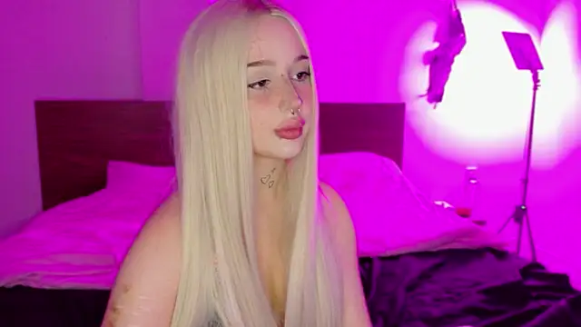 Snapshot of Lolykari chatting on 17, 5, 2026 Lolykari online show from 17, 5, 2026