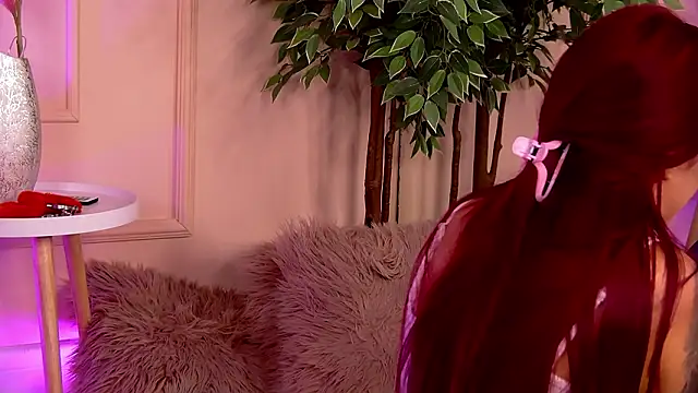 CrystalRedd online show from 4, 3, 2026