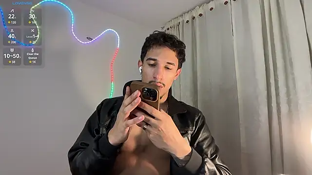 Snapshot of rafael_stone11 chatting on 2, 3, 2026 rafael stone11 online show from 2, 3, 2026