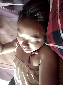 Snapshot of Bella-222 chatting on 6, 4, 2026 Bella-222 online show from 6, 4, 2026