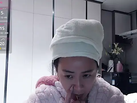 Tsuki-y online show from 1, 3, 2026