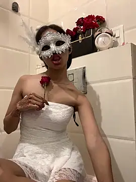 HEENA-STRIP online show from 16, 2, 2026