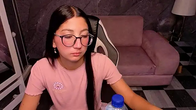 Sophie jones b online show from 3, 3, 2026