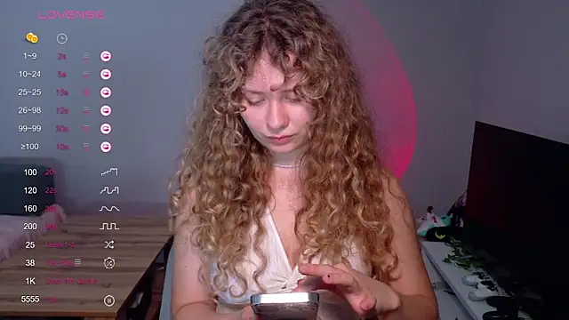 Snapshot of Milounee chatting on 14, 6, 2026 Milounee online show from 14, 6, 2026