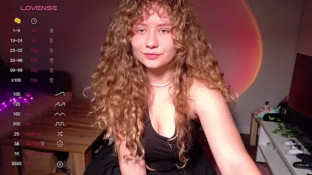 Snapshot of Milounee chatting on 19, 6, 2026 Milounee online show from 19, 6, 2026