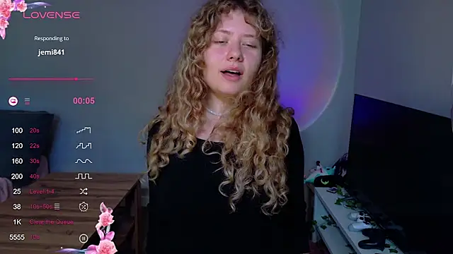 Snapshot of Milounee chatting on 30, 6, 2026 Milounee online show from 30, 6, 2026