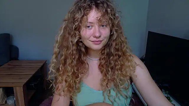 Snapshot of Milounee chatting on 8, 7, 2026 Milounee online show from 8, 7, 2026