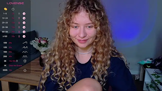 Snapshot of Milounee chatting on 21, 7, 2026 Milounee online show from 21, 7, 2026