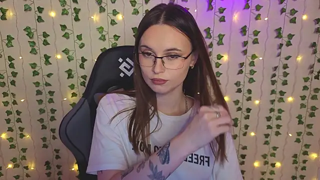 Snapshot of AliceIMonta chatting on 22, 2, 2026 AliceIMonta online show from 22, 2, 2026