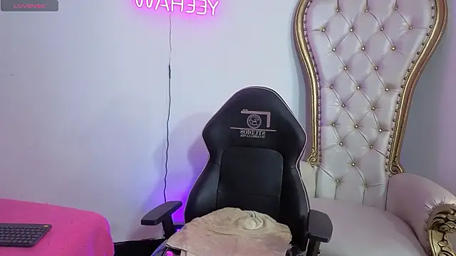 MILAH TAY online show from 29, 3, 2026