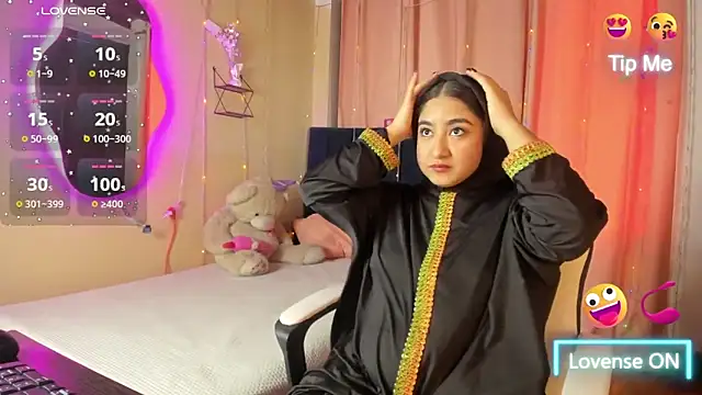 Snapshot of SamiraAwada chatting on 4, 2, 2026 SamiraAwada online show from 4, 2, 2026