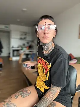 Snapshot of xsadtanas chatting on 4, 2, 2026 xsadtanas online show from 4, 2, 2026