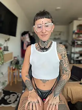 Snapshot of xsadtanas chatting on 9, 2, 2026 xsadtanas online show from 9, 2, 2026