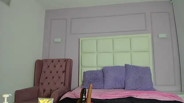 LiaJohnnson  online show from 18, 3, 2026