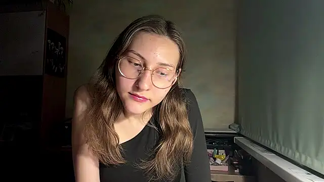 Miaaa Moon online show from 28, 5, 2026