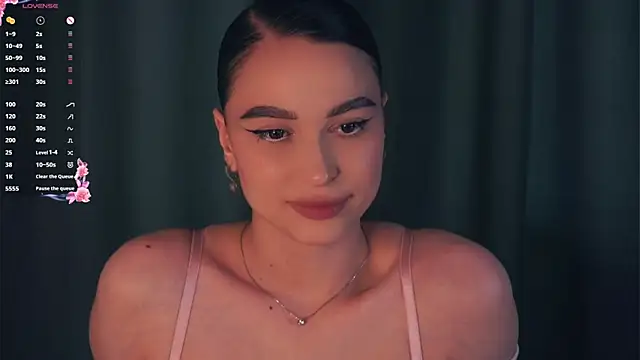 ZofiaSoshnik online show from 4, 4, 2026