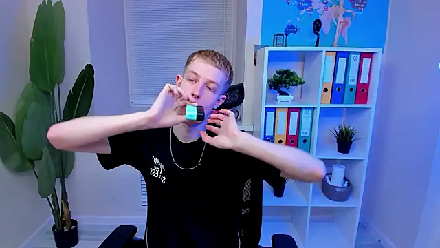 Snapshot of Dylan_Norton chatting on 4, 3, 2026 Dylan Norton online show from 4, 3, 2026