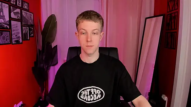 Snapshot of Dylan_Norton chatting on 14, 4, 2026 Dylan Norton online show from 14, 4, 2026