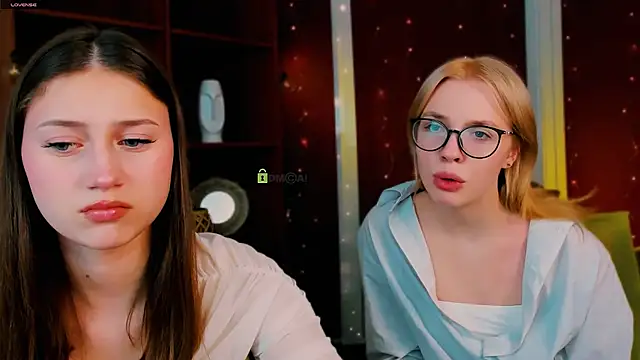 arianaa cat online show from 14, 4, 2026