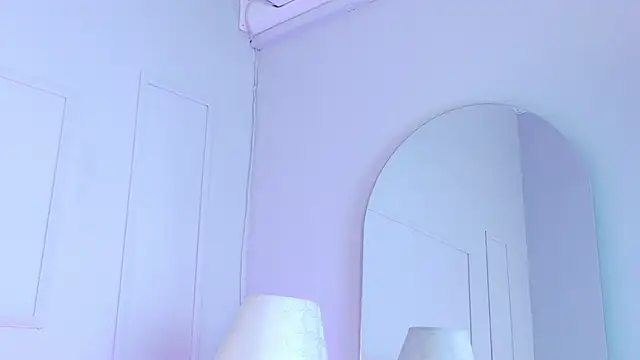 VioletBloomm online show from 27, 5, 2026