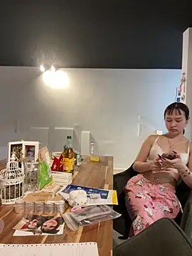 Just-Lilly online show from 3, 4, 2026