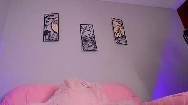 loveegirll1 online show from 18, 7, 2026