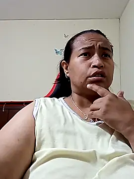 Snapshot of BustySexy_Nataly chatting on 4, 5, 2026 BustySexy Nataly online show from 4, 5, 2026
