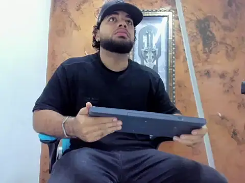 Snapshot of Chris_Evans22 chatting on 5, 2, 2026 Chris Evans22 online show from 5, 2, 2026