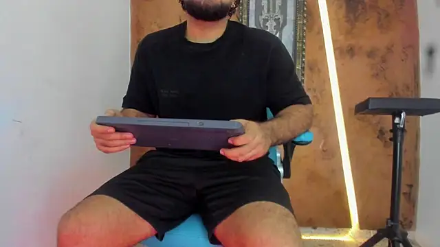 Snapshot of Chris_Evans22 chatting on 21, 2, 2026 Chris Evans22 online show from 21, 2, 2026