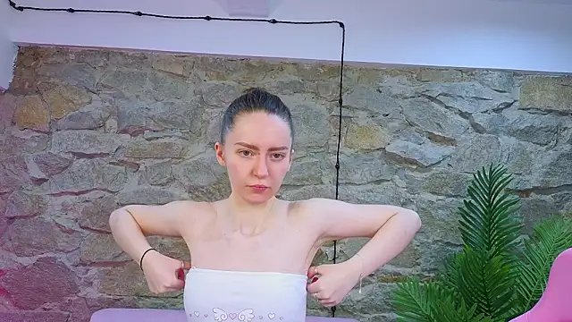 Snapshot of KristineValbuena chatting on 5, 2, 2026 KristineValbuena online show from 5, 2, 2026