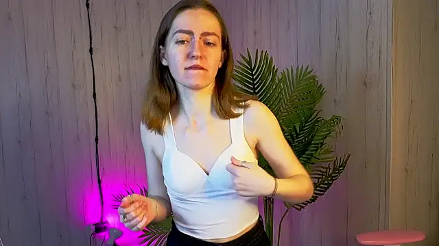 Snapshot of KristineValbuena chatting on 20, 2, 2026 KristineValbuena online show from 20, 2, 2026