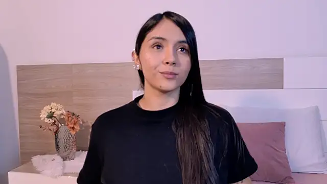 AlisonLamer online show from 10, 4, 2026