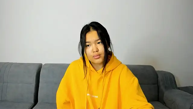 Snapshot of luna_yum chatting on 17, 2, 2026 luna yum online show from 17, 2, 2026