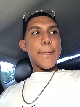 Snapshot of _Usher chatting on 21, 2, 2026 Usher online show from 21, 2, 2026