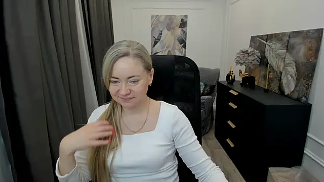 CharlotteKerti online show from 21, 4, 2026