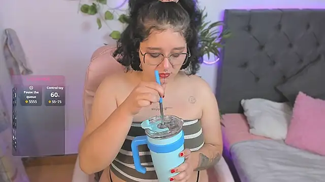 Snapshot of Sylvara_bx chatting on 26, 2, 2026 Sylvara bx online show from 26, 2, 2026