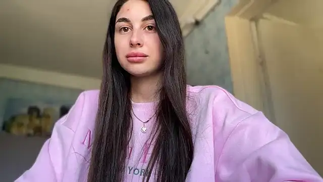 Snapshot of LiluMartiznir chatting on 15, 4, 2026 LiluMartiznir online show from 15, 4, 2026